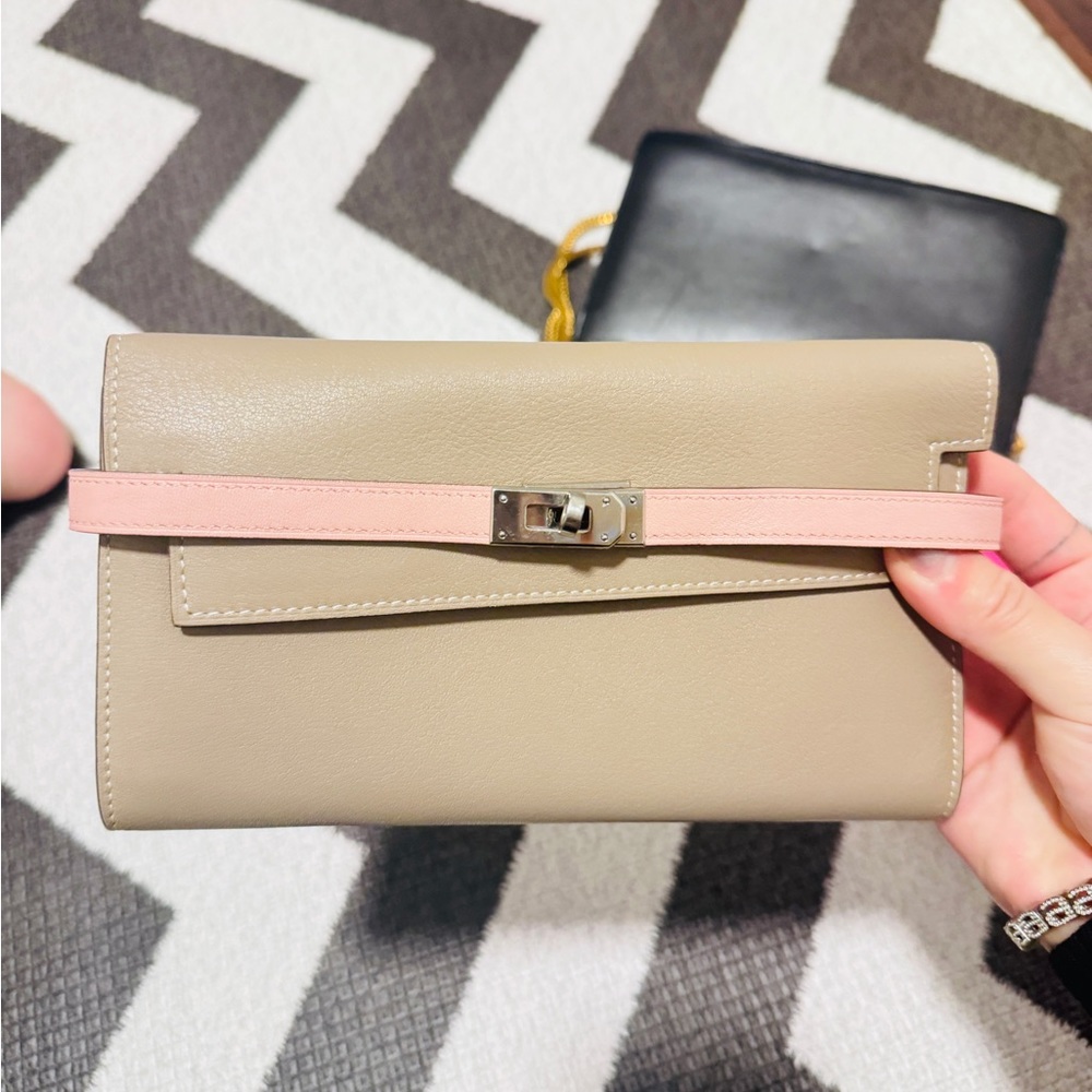 house of hello wallet